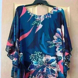 Women blouse size XXL.​​​​​​​​​​​​​​​​​​​